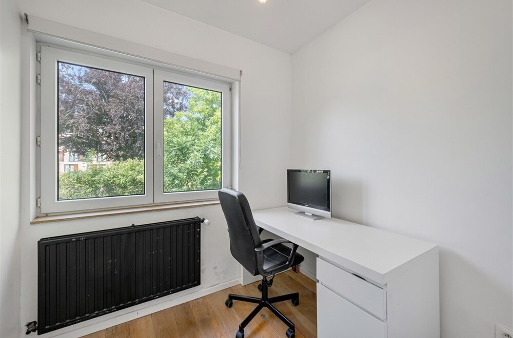 prachtige-hob-met-vier-slaapkamers-bureau-en-grote-tuin015.jpg