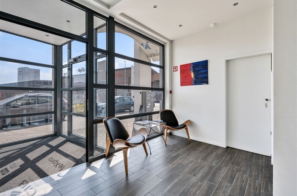 kantorencomplex-met-23-parkeerplaatsen-op-toplocatie-ten-zuiden-van-gent009.jpg