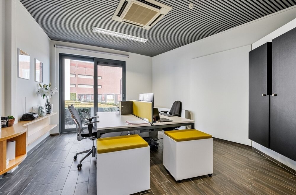 kantorencomplex-met-23-parkeerplaatsen-op-toplocatie-ten-zuiden-van-gent011.jpg