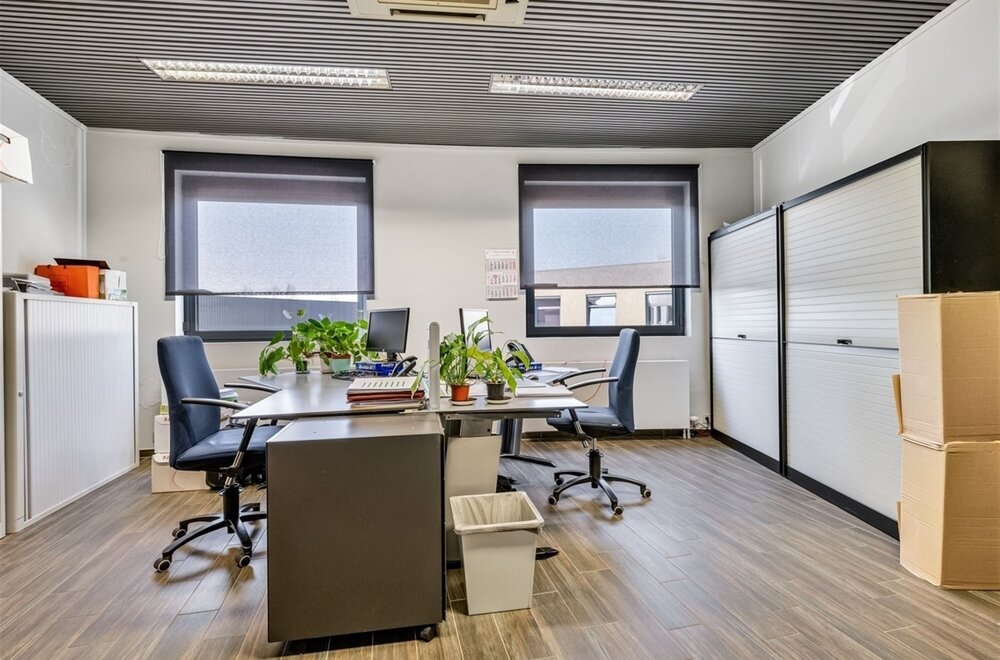 kantorencomplex-met-23-parkeerplaatsen-op-toplocatie-ten-zuiden-van-gent019.jpg