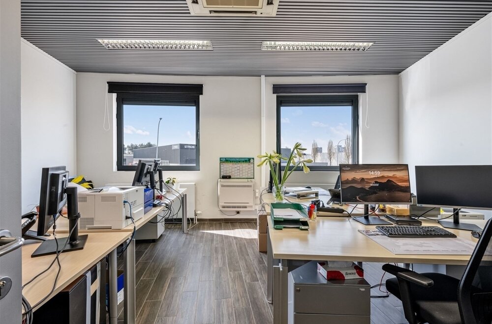 kantorencomplex-met-23-parkeerplaatsen-op-toplocatie-ten-zuiden-van-gent020.jpg
