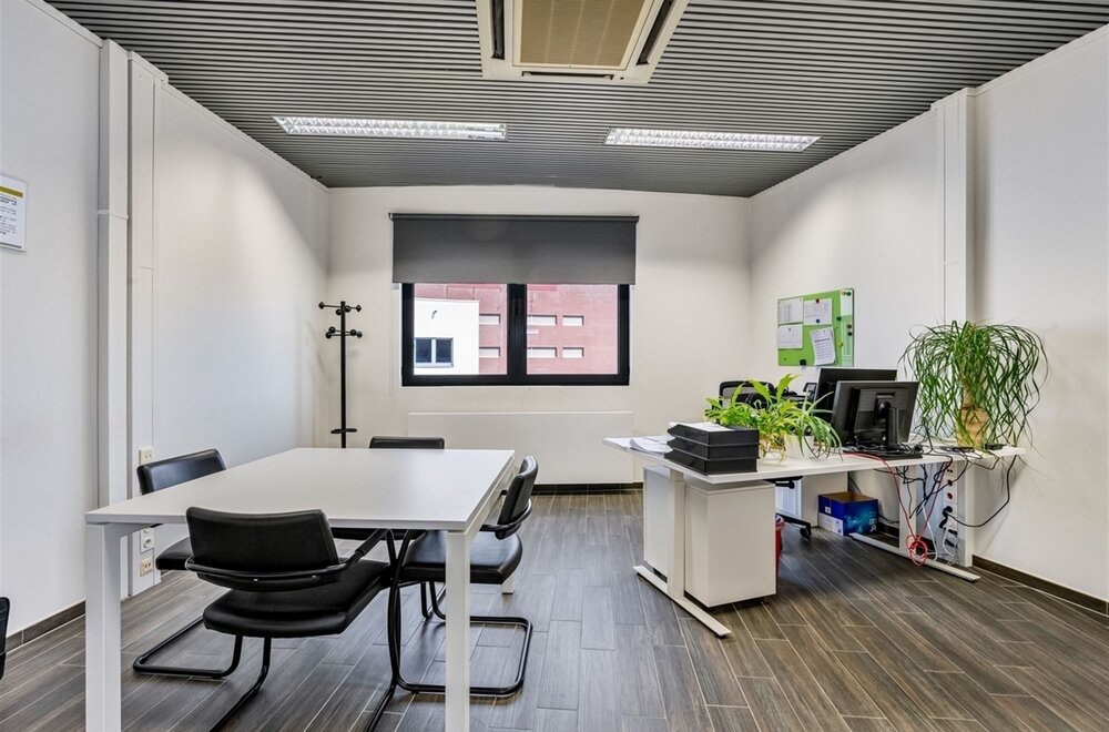 kantorencomplex-met-23-parkeerplaatsen-op-toplocatie-ten-zuiden-van-gent022.jpg