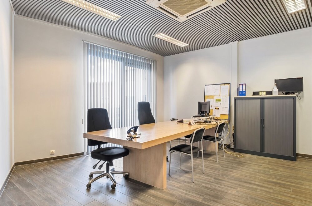 kantorencomplex-met-23-parkeerplaatsen-op-toplocatie-ten-zuiden-van-gent026.jpg