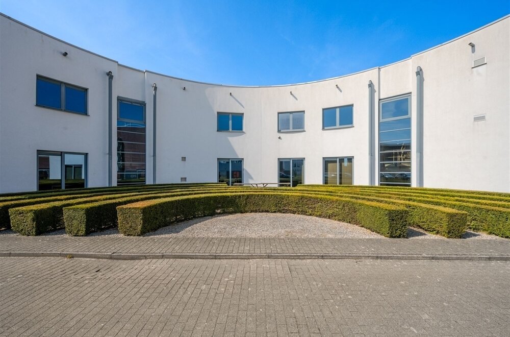 kantorencomplex-met-23-parkeerplaatsen-op-toplocatie-ten-zuiden-van-gent032.jpg