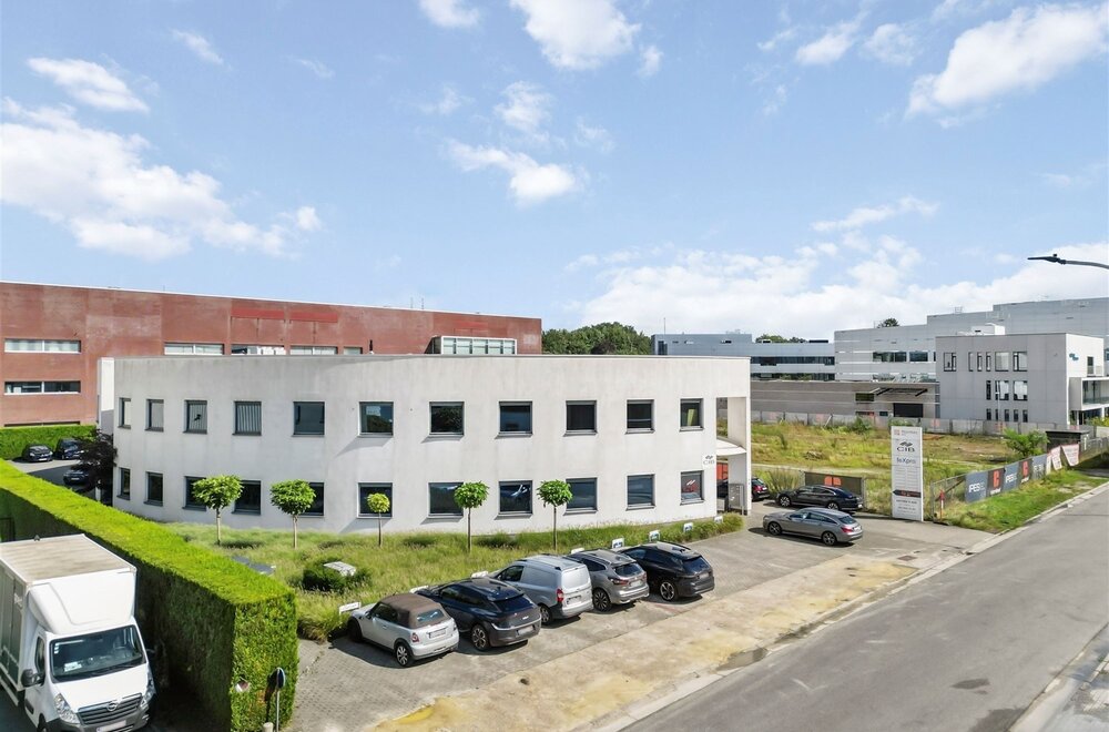 kantorencomplex-met-23-parkeerplaatsen-op-toplocatie-ten-zuiden-van-gent033.jpg