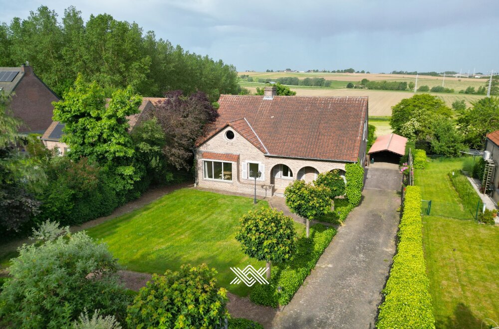 ruime-woning-met-zicht-op-velden-van-de-vlaamse-ardennen001.jpg