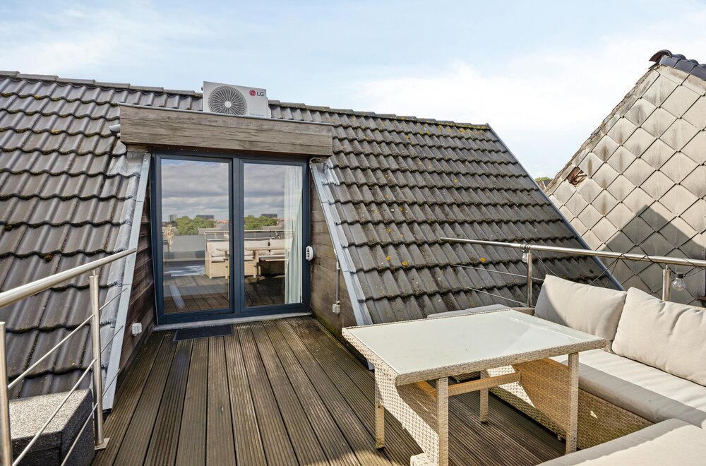 lichtrijke-duplex-met-fantastisch-dakterras-te-gent017.jpg