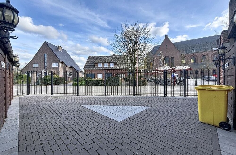 handelshuis-omheind-terras-en-garage-te-koop-rijkevorsel-013.jpg