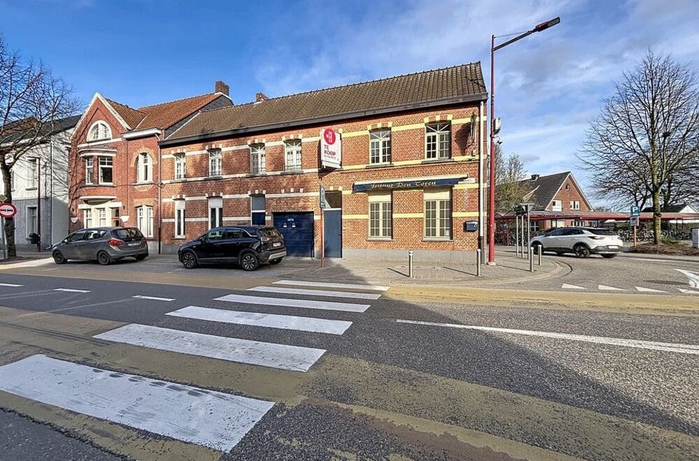 handelshuis-omheind-terras-en-garage-te-koop-rijkevorsel-021.jpg