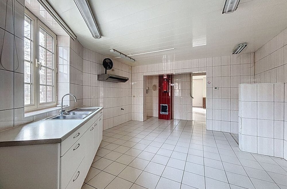 handelshuis-omheind-terras-en-garage-te-koop-rijkevorsel-027.jpg