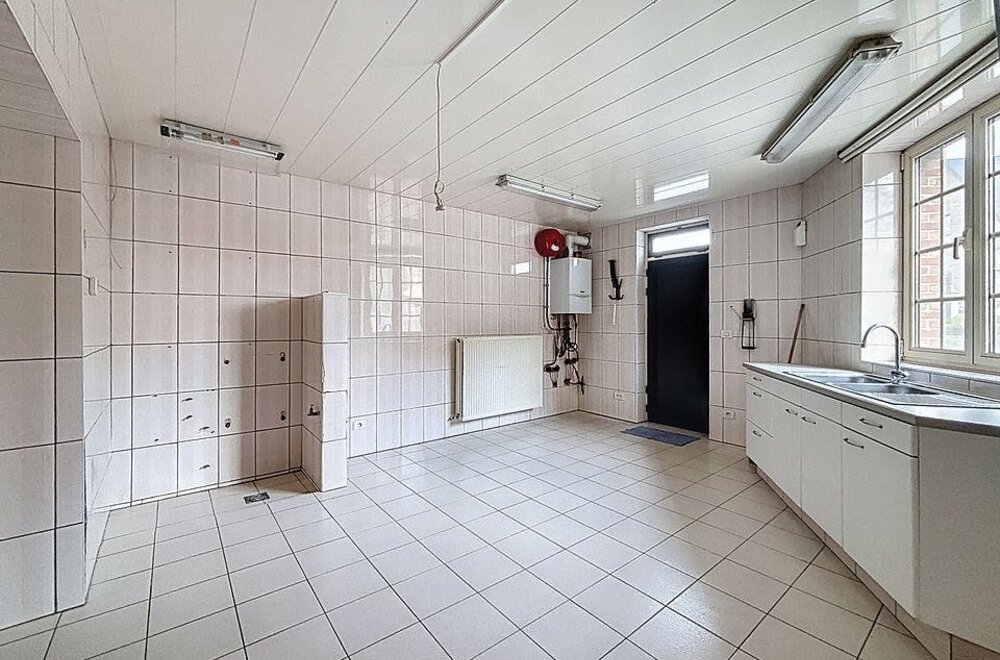handelshuis-omheind-terras-en-garage-te-koop-rijkevorsel-028.jpg