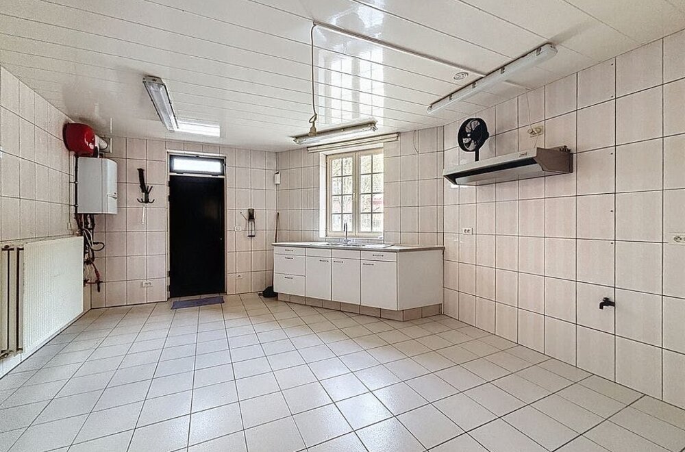 handelshuis-omheind-terras-en-garage-te-koop-rijkevorsel-029.jpg