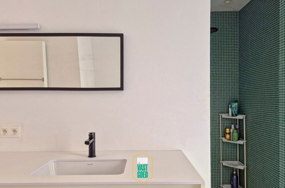 strak-moderne-renovatie-in-dialoog-met-authentieke-charme006.jpg