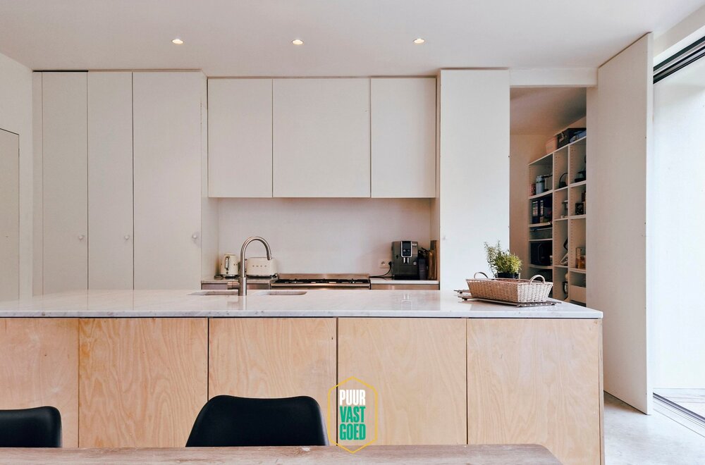 strak-moderne-renovatie-in-dialoog-met-authentieke-charme012.jpg