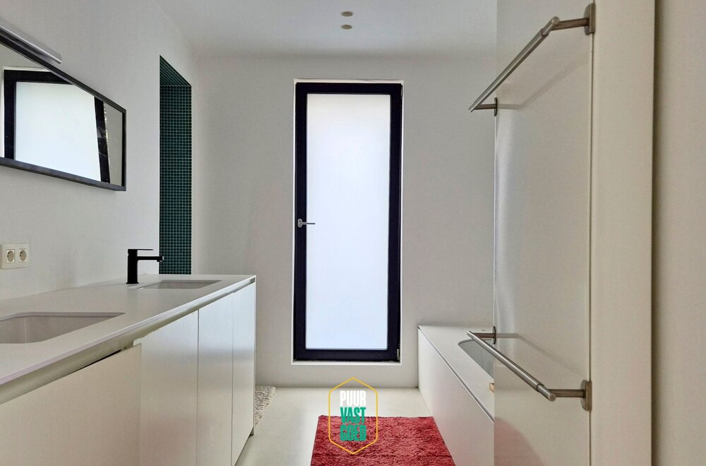 strak-moderne-renovatie-in-dialoog-met-authentieke-charme016.jpg