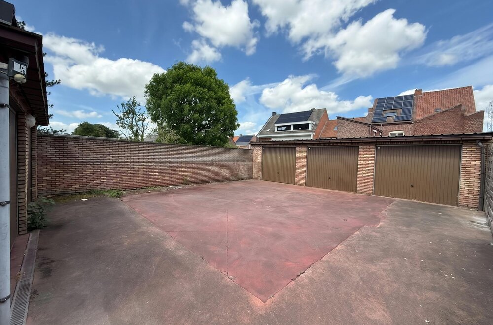 garagecomplex-met-5-garages-te-koop-in-elverdinge002.jpg