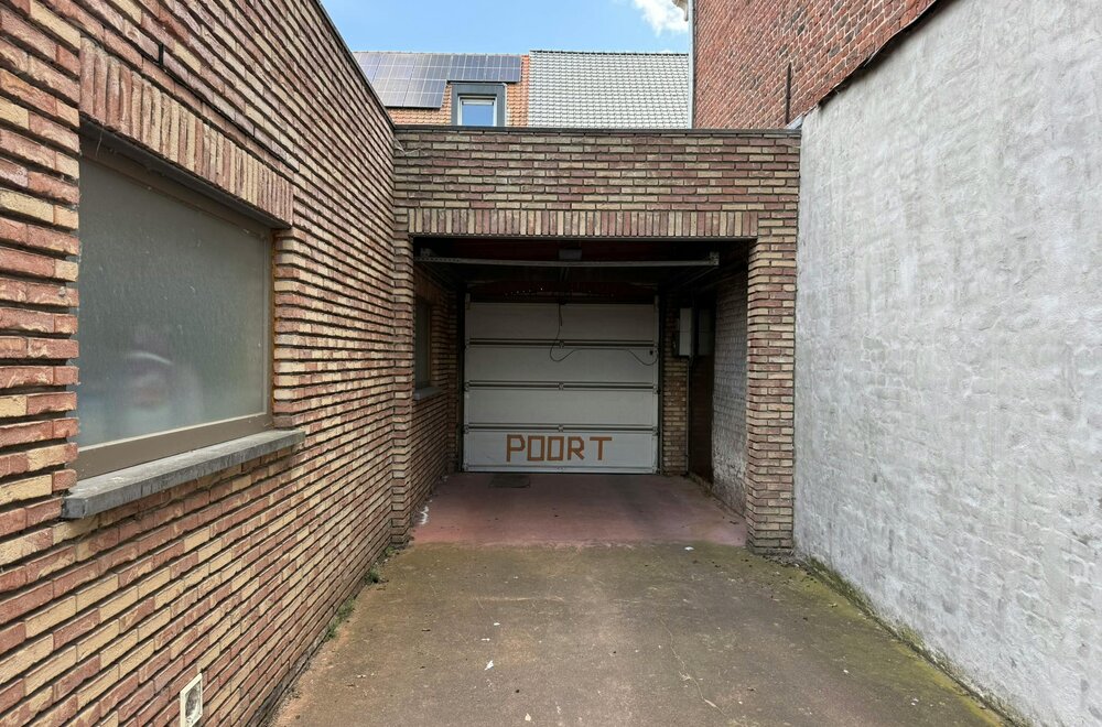 garagecomplex-met-5-garages-te-koop-in-elverdinge005.jpg