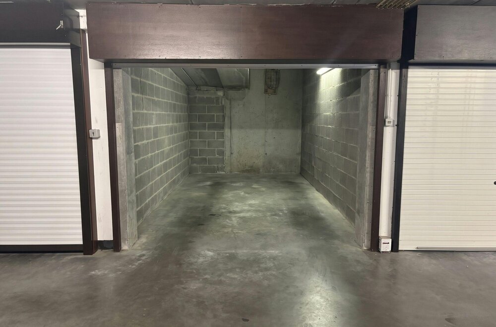 garagebox-te-koop-gelegen-zeedijk-261b-middelkerke001.jpg