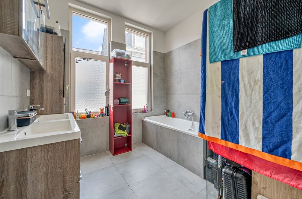 gerenoveerde-opbrengsteigendom-bestaande-uit-handelspand-en-3-appartementen026.jpg