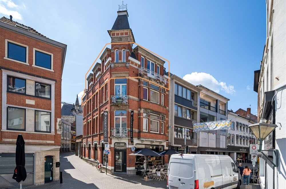 gerenoveerde-opbrengsteigendom-bestaande-uit-handelspand-en-3-appartementen028.jpg