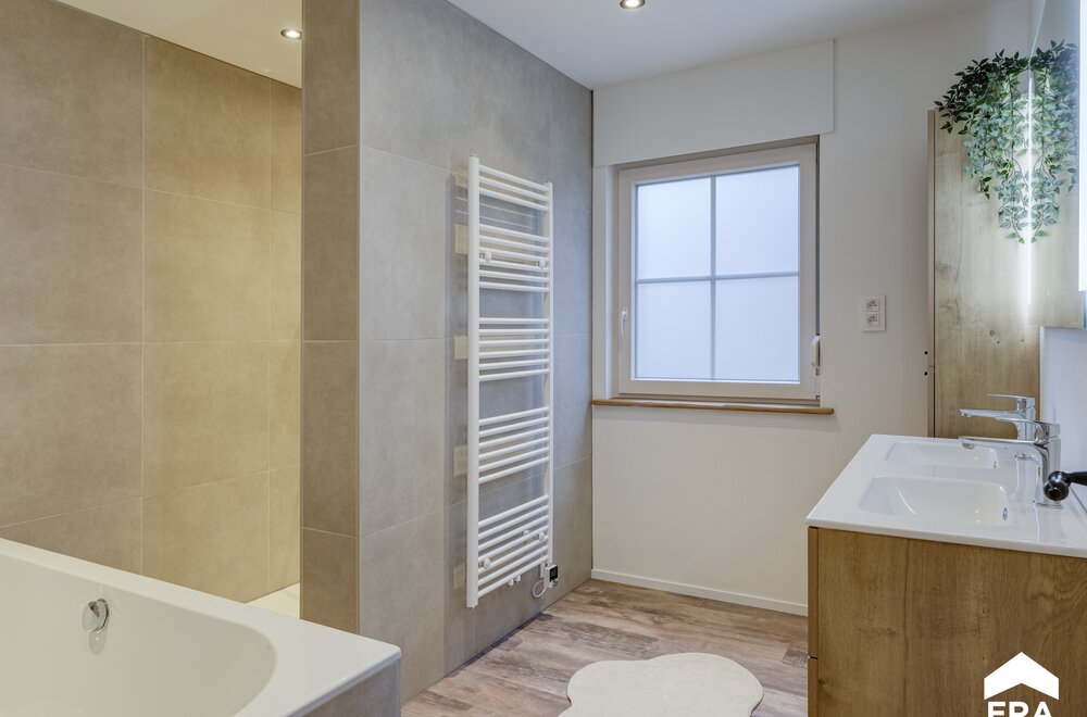 gerenoveerde-gezinswoning-met-4-slaapkamers-en-2-badkamers018.jpg