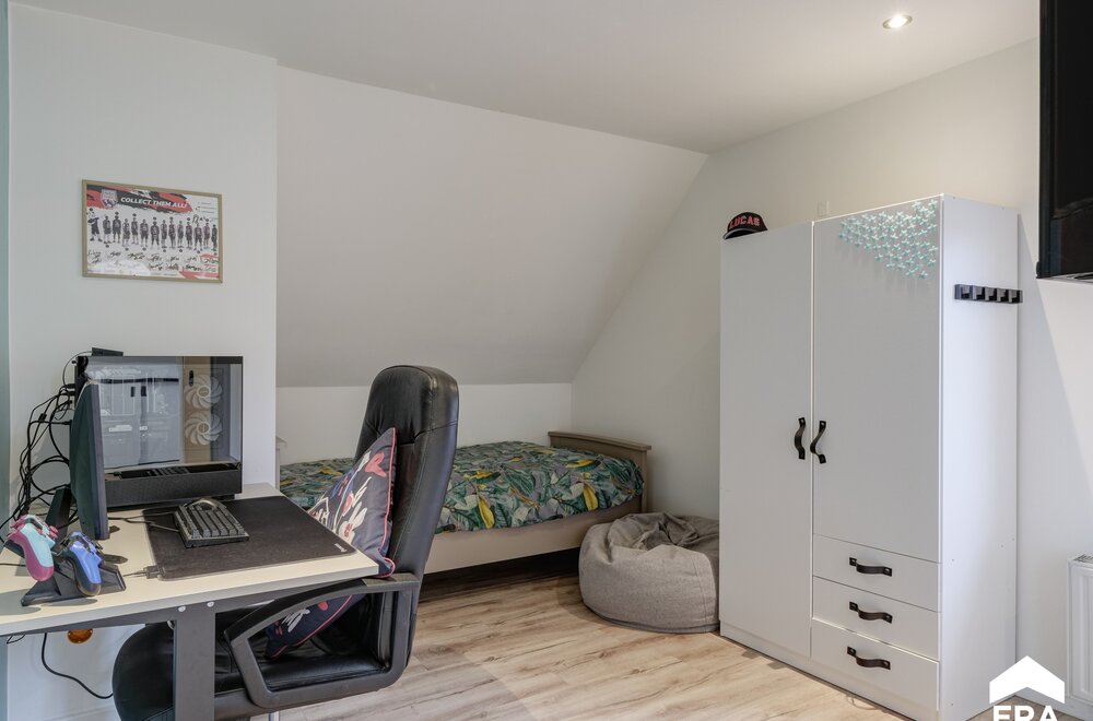 gerenoveerde-gezinswoning-met-4-slaapkamers-en-2-badkamers024.jpg