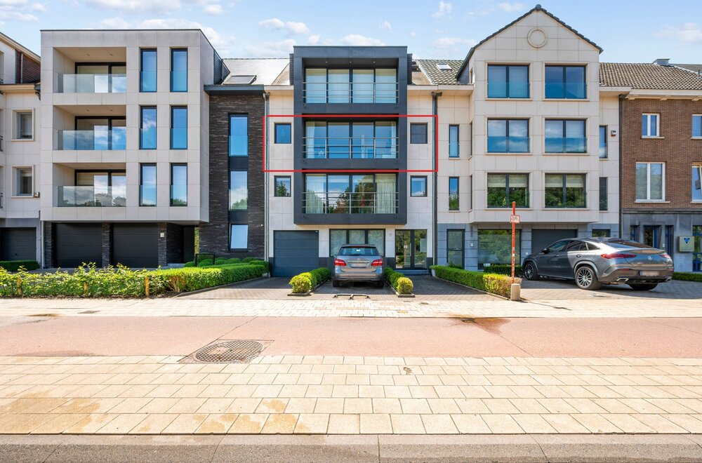 knap-en-ruim-2ev-appartement-ca-120m2-met-zicht-op-het-park-van-sint-niklaas001.jpg