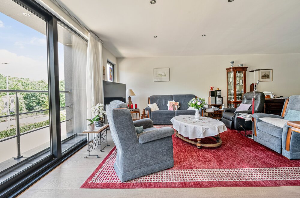 knap-en-ruim-2ev-appartement-ca-120m2-met-zicht-op-het-park-van-sint-niklaas003.jpg