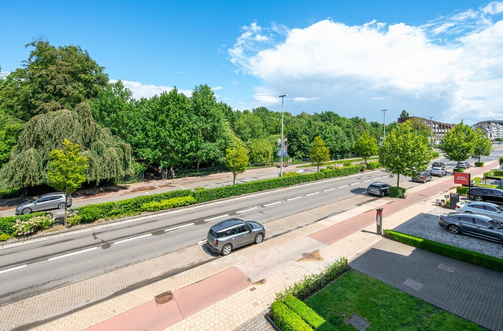 knap-en-ruim-2ev-appartement-ca-120m2-met-zicht-op-het-park-van-sint-niklaas008.jpg