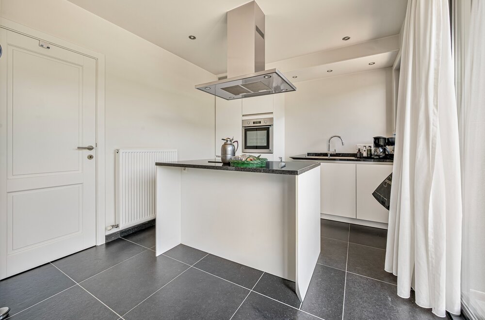 knap-en-ruim-2ev-appartement-ca-120m2-met-zicht-op-het-park-van-sint-niklaas009.jpg