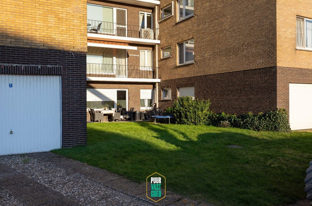 riant-gerenoveerd-gelijkvloers-appartement-met-terras-aan-tuin016.jpg