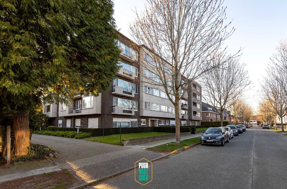 riant-gerenoveerd-gelijkvloers-appartement-met-terras-aan-tuin017.jpg
