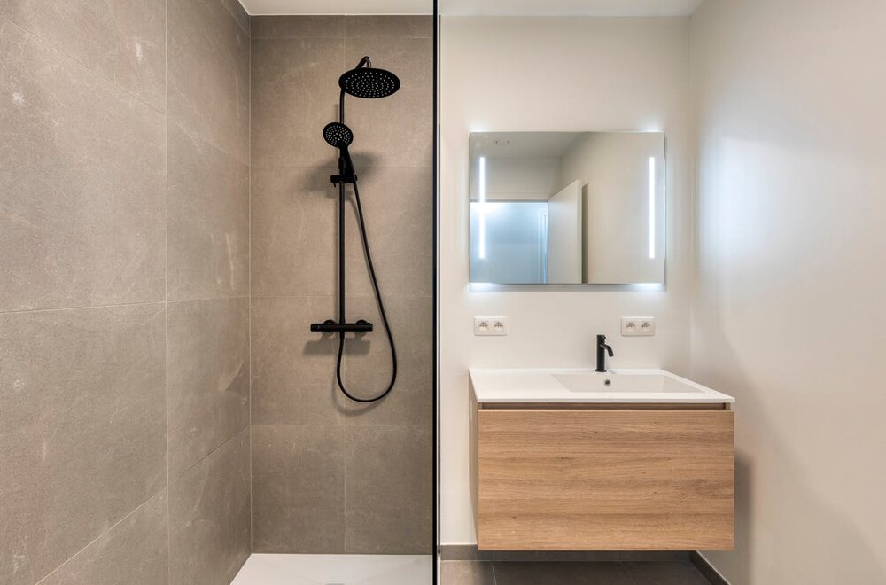 kwalitatief-en-ruim-nieuwbouwappartement-110m-in-beselare-012.jpg