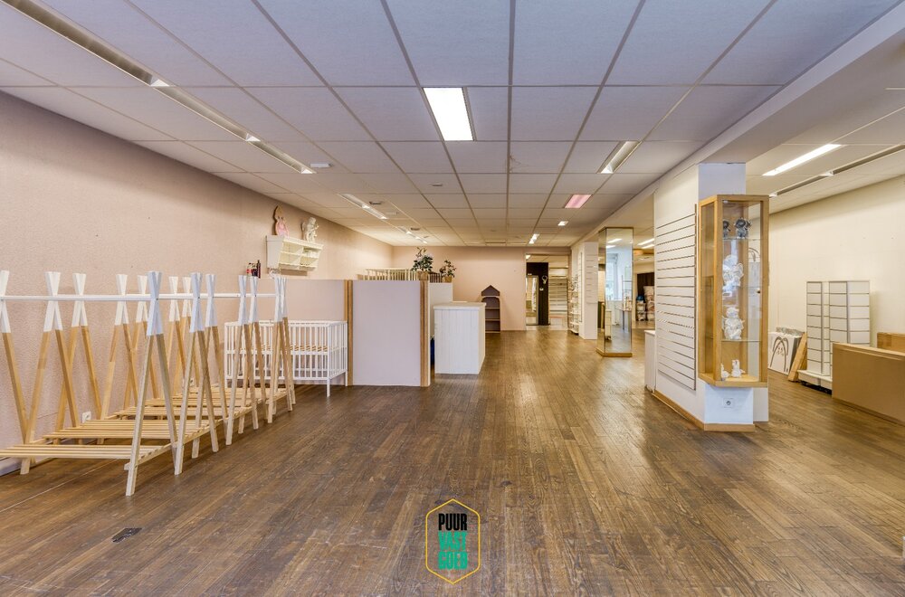 riant-appartement-en-studio-boven-handelsruimte-002.jpg