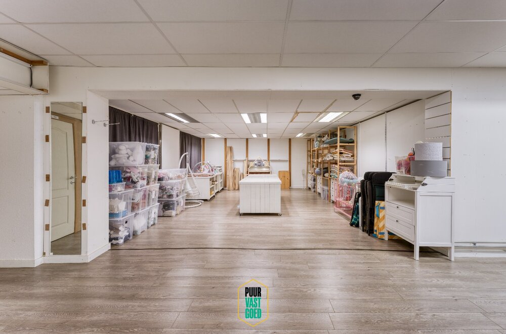 riant-appartement-en-studio-boven-handelsruimte-007.jpg