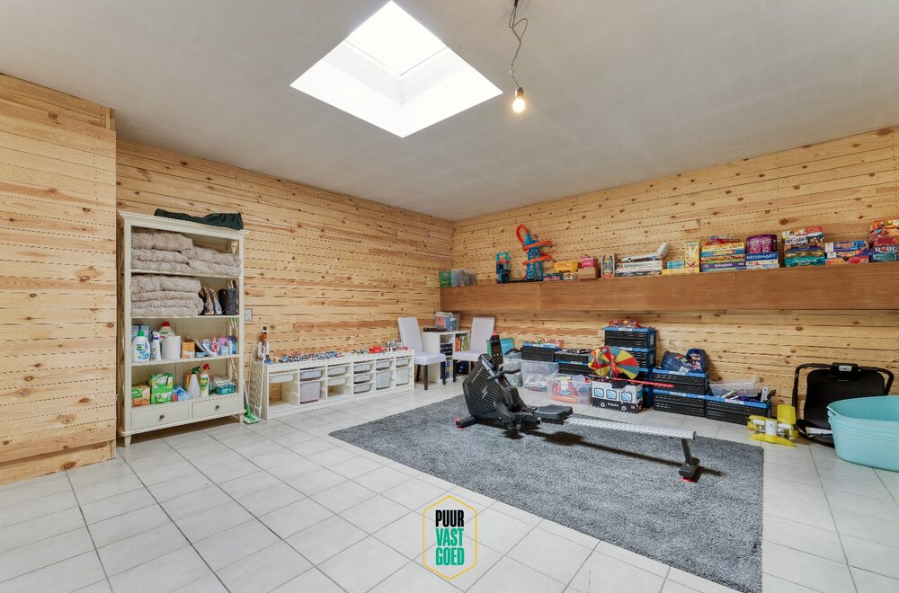 riant-appartement-en-studio-boven-handelsruimte-013.jpg