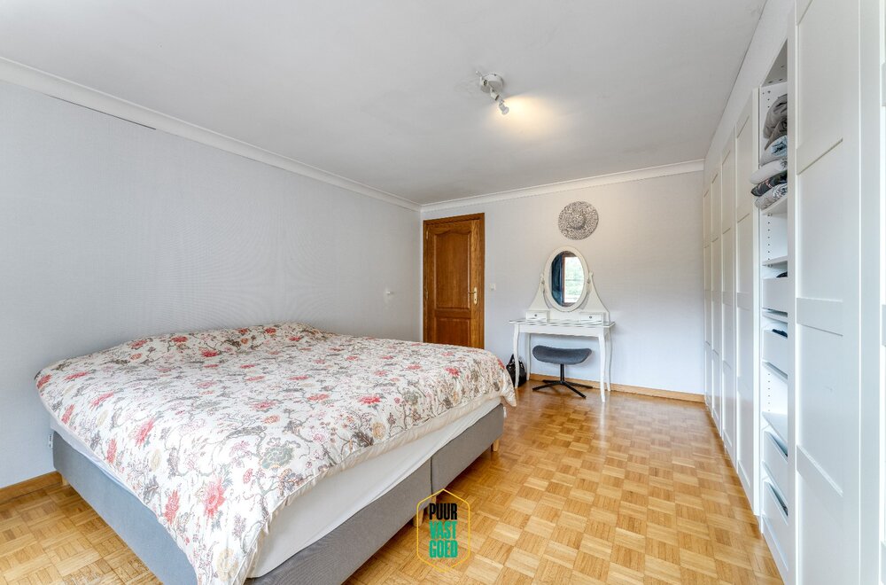 riant-appartement-en-studio-boven-handelsruimte-016.jpg