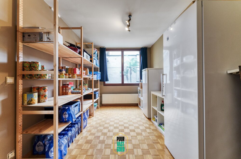 riant-appartement-en-studio-boven-handelsruimte-017.jpg