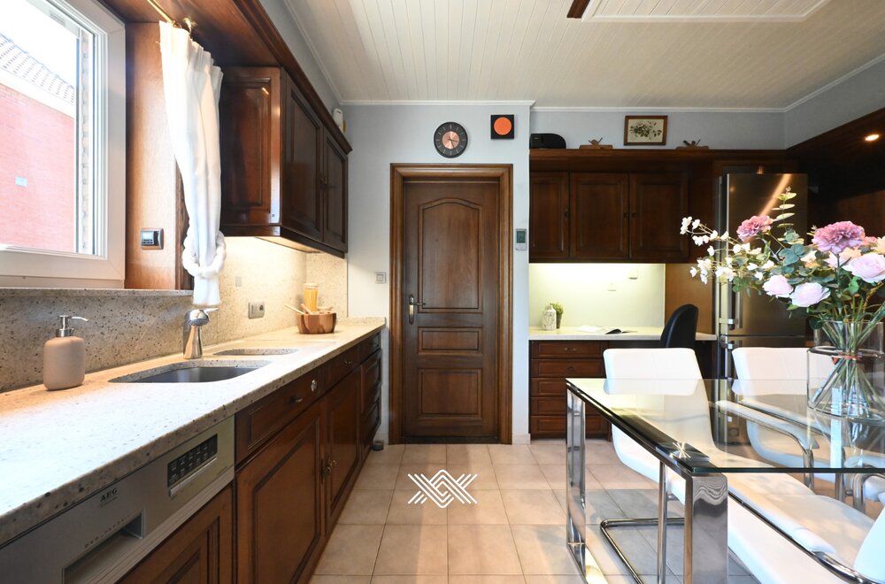 rustig-wonen-in-een-gemoderniseerde-koppelwoning004.jpg