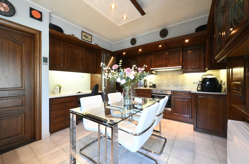 rustig-wonen-in-een-gemoderniseerde-koppelwoning005.jpg
