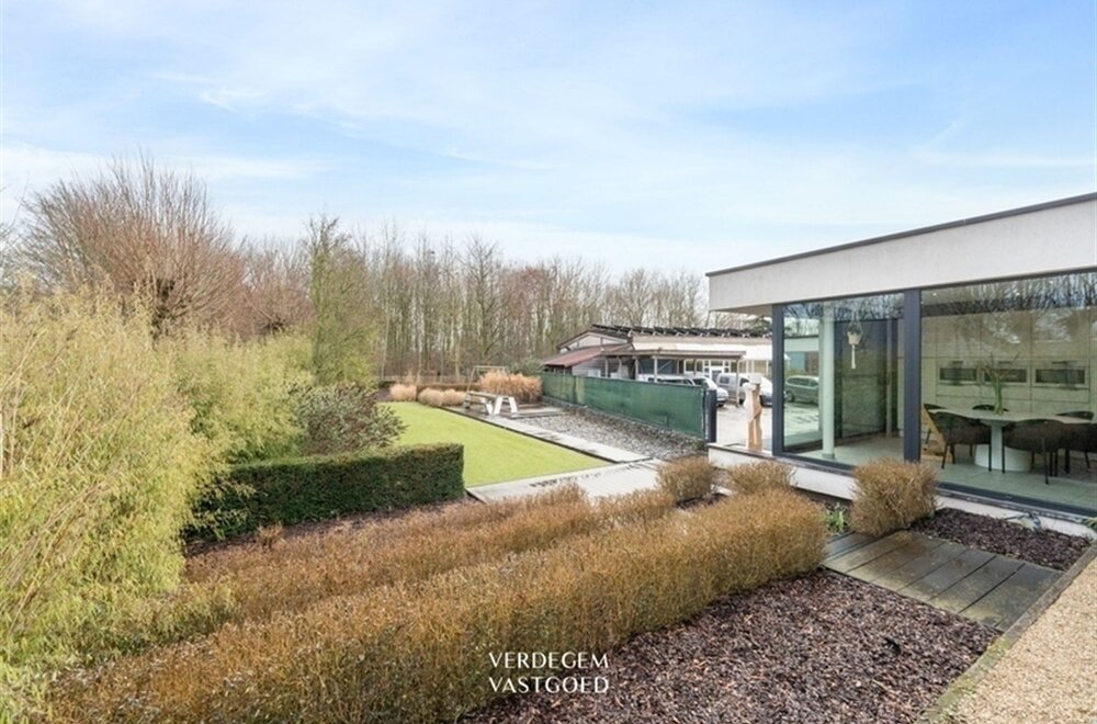 magazijn-van-395m-met-villa-op-toplocatie-voor-commerci-le-activciteit021.jpg
