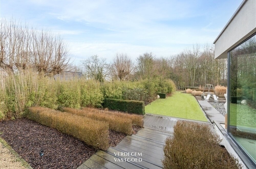 magazijn-van-395m-met-villa-op-toplocatie-voor-commerci-le-activciteit022.jpg