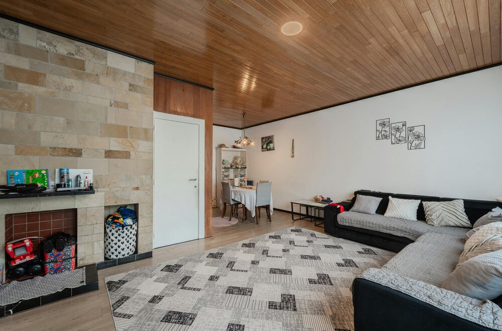 ruime-woning-met-garage-en-opslagruimte-te-oostende003.jpg