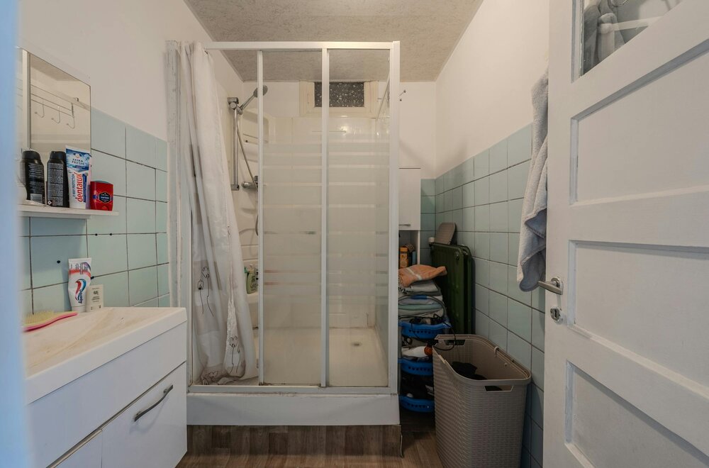 ruime-woning-met-garage-en-opslagruimte-te-oostende010.jpg