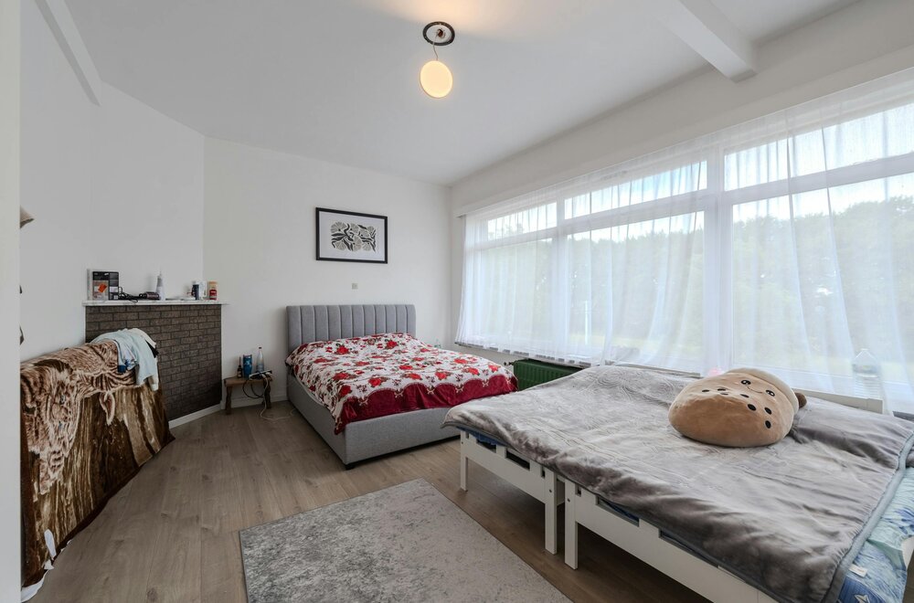 ruime-woning-met-garage-en-opslagruimte-te-oostende012.jpg