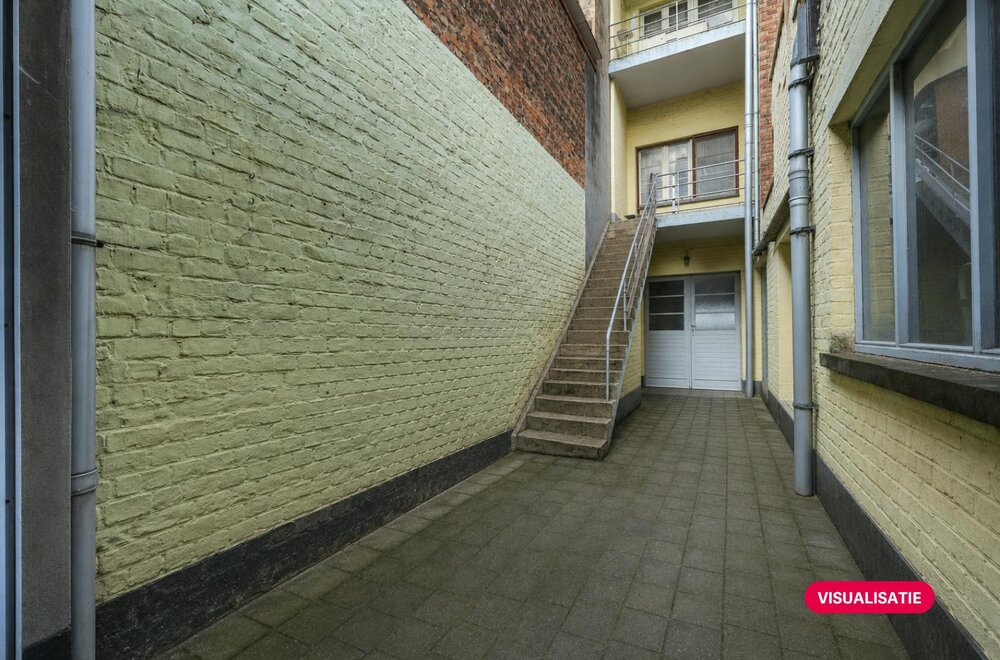 ruime-woning-met-garage-en-opslagruimte-te-oostende018.jpg