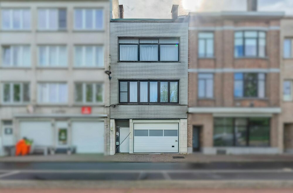 ruime-woning-met-garage-en-opslagruimte-te-oostende024.jpg