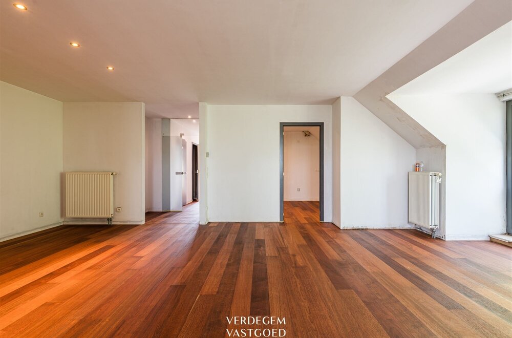uiterst-commercieel-gelegen-handelspand-met-woonst-voor-horeca-of-kantoren016.jpg