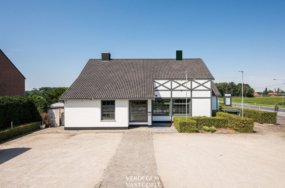 uiterst-commercieel-gelegen-handelspand-met-woonst-voor-horeca-of-kantoren022.jpg