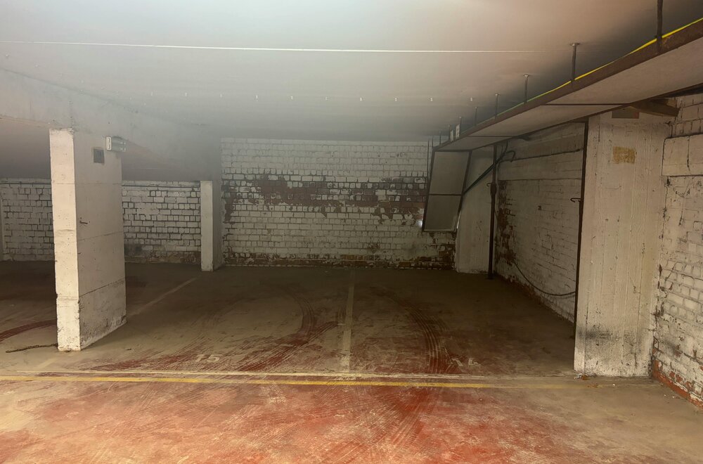 centraal-gelegen-autostandplaats-te-koop-langs-de-zeedijk-003.jpg
